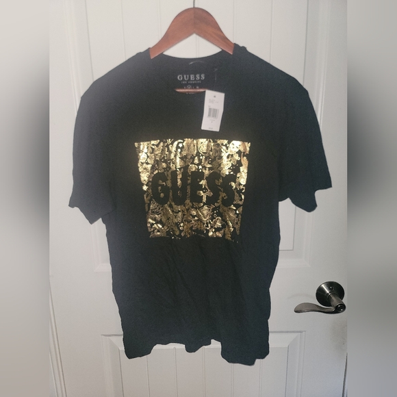 NWT Guess Black Tee with Shimmering Gold Logo Mens Medium - Picture 1 of 2